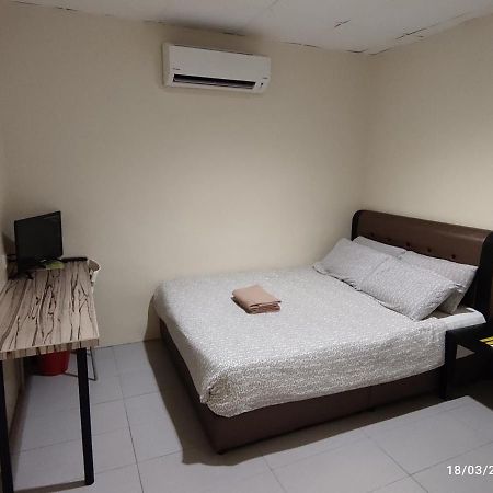 Fifty Seven Inn Batu Pahat Kültér fotó