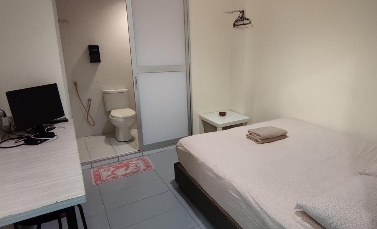 Fifty Seven Inn Batu Pahat Kültér fotó