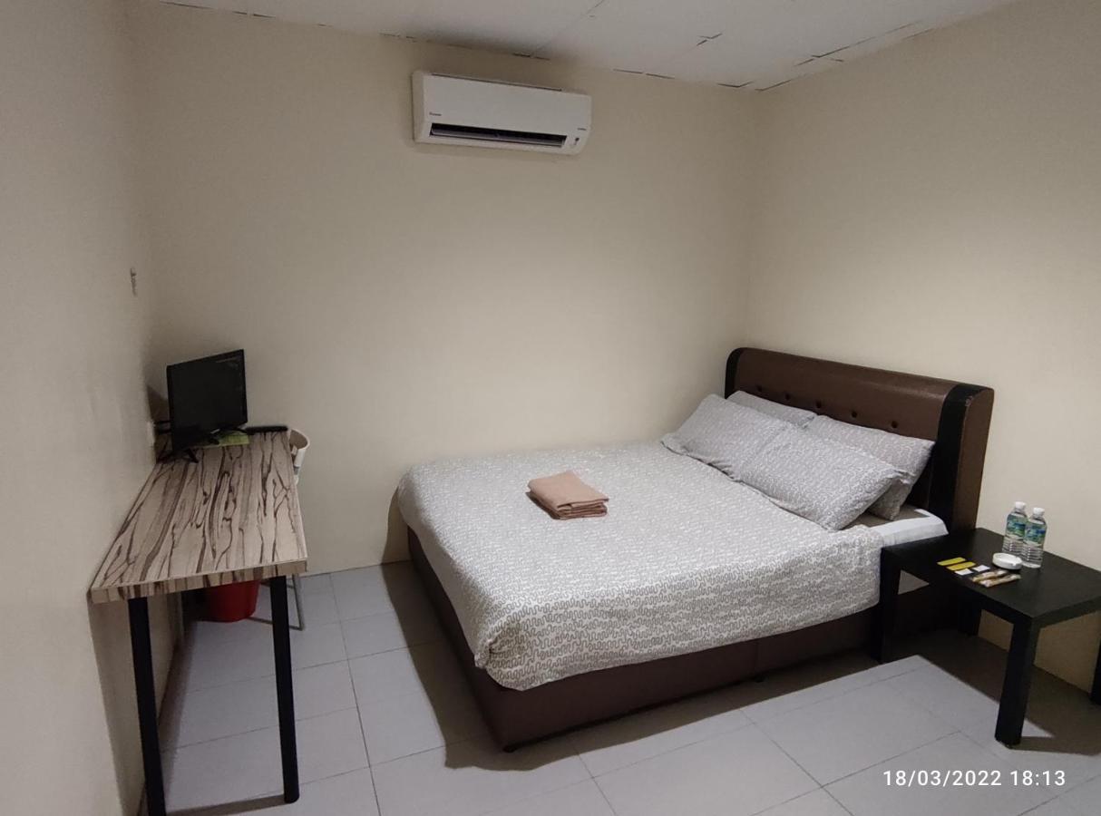 Fifty Seven Inn Batu Pahat Kültér fotó